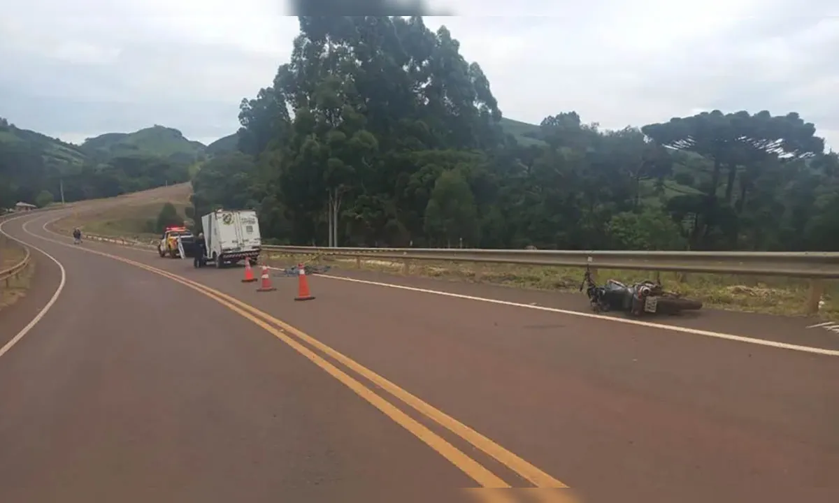 Jovem morre após bater moto contra guard-rail na PR-239, em Pitanga