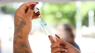 Rio leva vacinação a parques e aeroportos até 12 de fevereiro Rio leva vacinação a parques e aeroportos até 12 de fevereiro