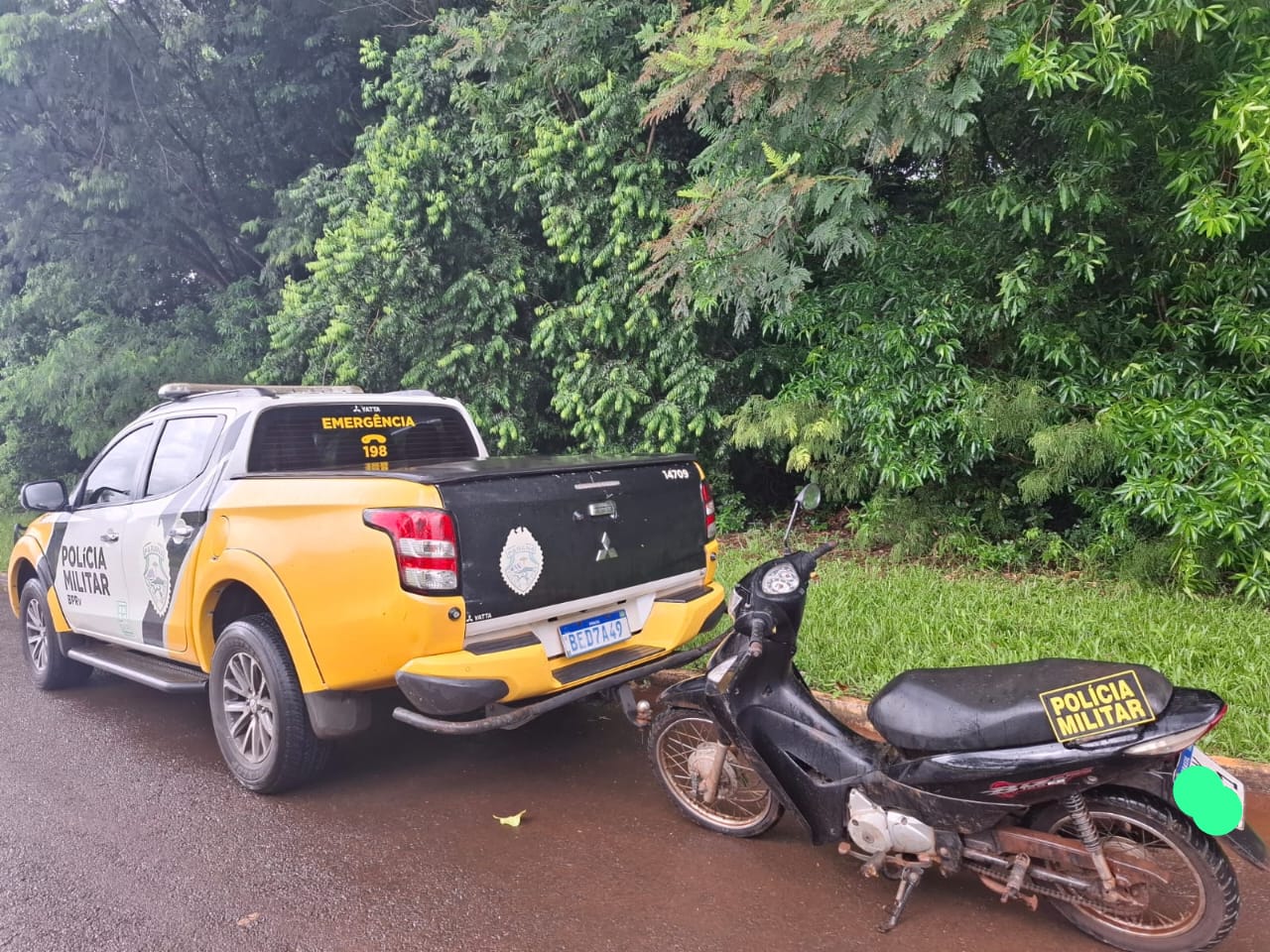 Motocicleta furtada em Toledo é encontrada escondida na mata em Santa Helena
