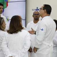 Associações criticam avaliação dos cursos de medicina feita pelo MEC Imagem referente a Associações criticam avaliação dos cursos de medicina feita pelo MEC