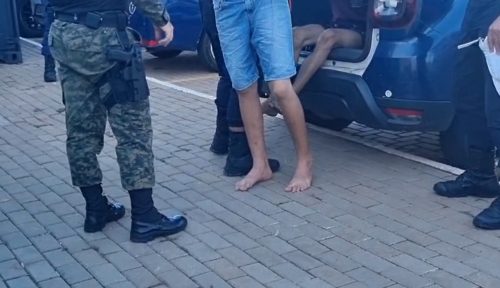 Dedo do meio, ameaças e resistência: dupla é detida após desacatar Guarda Municipal em Cascavel Dedo do meio, ameaças e resistência: dupla é detida após desacatar Guarda Municipal em Cascavel