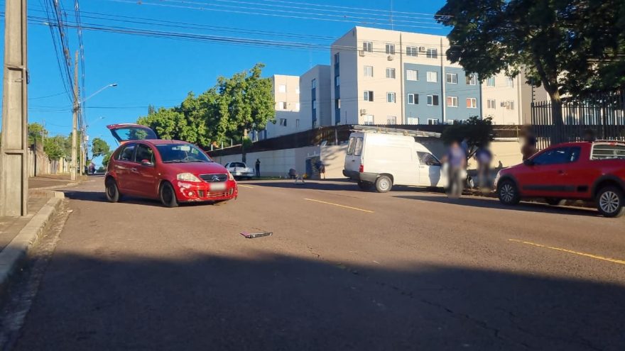 C3 e Fiorino batem em cruzamento no Centro de Cascavel