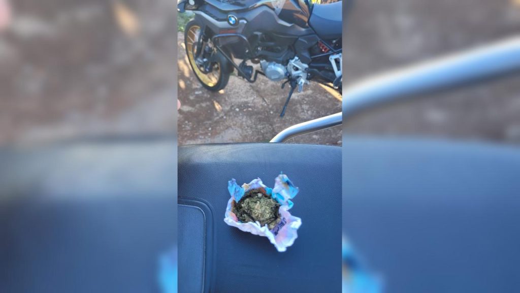 Venezuelano é flagrado ao tentar acender cigarro de maconha no Bairro Floresta