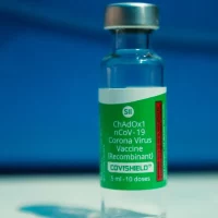 Mobilização para produzir vacina contra covid deixou legado para o SUS Imagem referente a Mobilização para produzir vacina contra covid deixou legado para o SUS