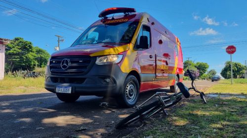 Homem fratura os dois punhos em queda de bicicleta no bairro Universitário, em Cascavel Homem fratura os dois punhos em queda de bicicleta no bairro Universitário, em Cascavel