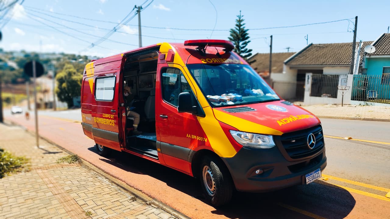 Idoso de 73 anos passa mal, cai de mobilete e vai parar no hospital em Cascavel 