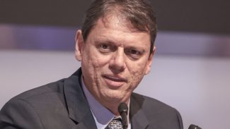 Moraes autoriza Tarcísio a visitar Bolsonaro na prisão na quinta-feira Moraes autoriza Tarcísio a visitar Bolsonaro na prisão na quinta-feira