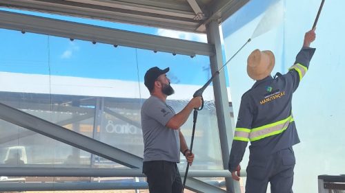 Transitar faz força-tarefa para limpeza de estações do transporte coletivo em Cascavel Transitar faz força-tarefa para limpeza de estações do transporte coletivo em Cascavel