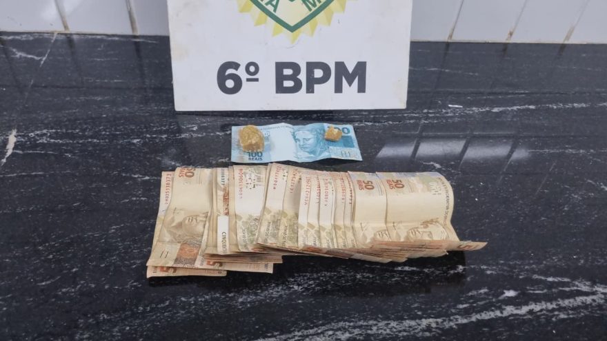 Abordagem do CHOQUE resulta na apreensão de crack, maconha e dinheiro no bairro Julieta Bueno