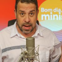 Imagem referente a Fim da escala 6x1 deve aumentar produtividade, diz Boulos