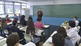 Piso do magistério tem reajuste de 5,4% e vai a R$ 5,1 mil em 2026