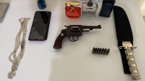 Homem armado é preso após tentativa de assalto a restaurante em Agro Cafeeira Homem armado é preso após tentativa de assalto a restaurante em Agro Cafeeira