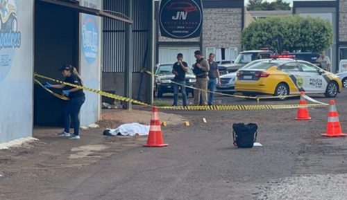 Atiradores deslocam até trabalho da vítima e realizam execução Imagem referente a Atiradores deslocam até trabalho da vítima e realizam execução