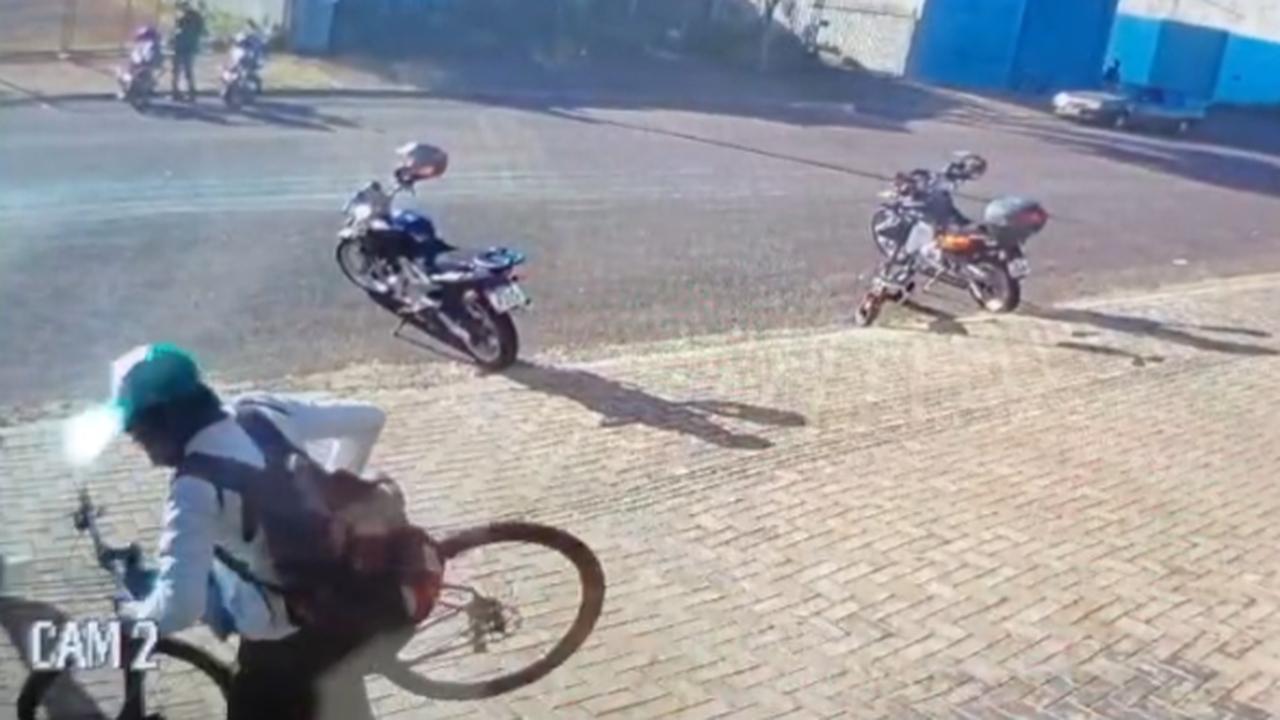 Câmera flagra furto de bicicleta no Alto Alegre