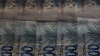 Arrecadação federal bate recorde de R$ 2,89 trilhões em 2025