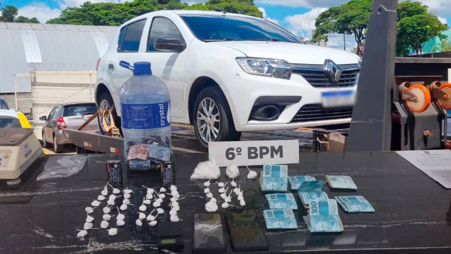 Jovem é detido com cocaína e R$ 8 mil em dinheiro durante ação da PM em Cascavel