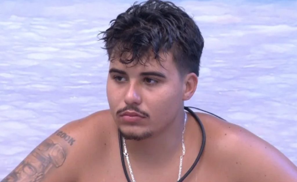 Paranaense considerado “expulso” do BBB e investigado por importunação sexual é internado em clínica psiquiátrica Paranaense considerado “expulso” do BBB e investigado por importunação sexual é internado em clínica psiquiátrica