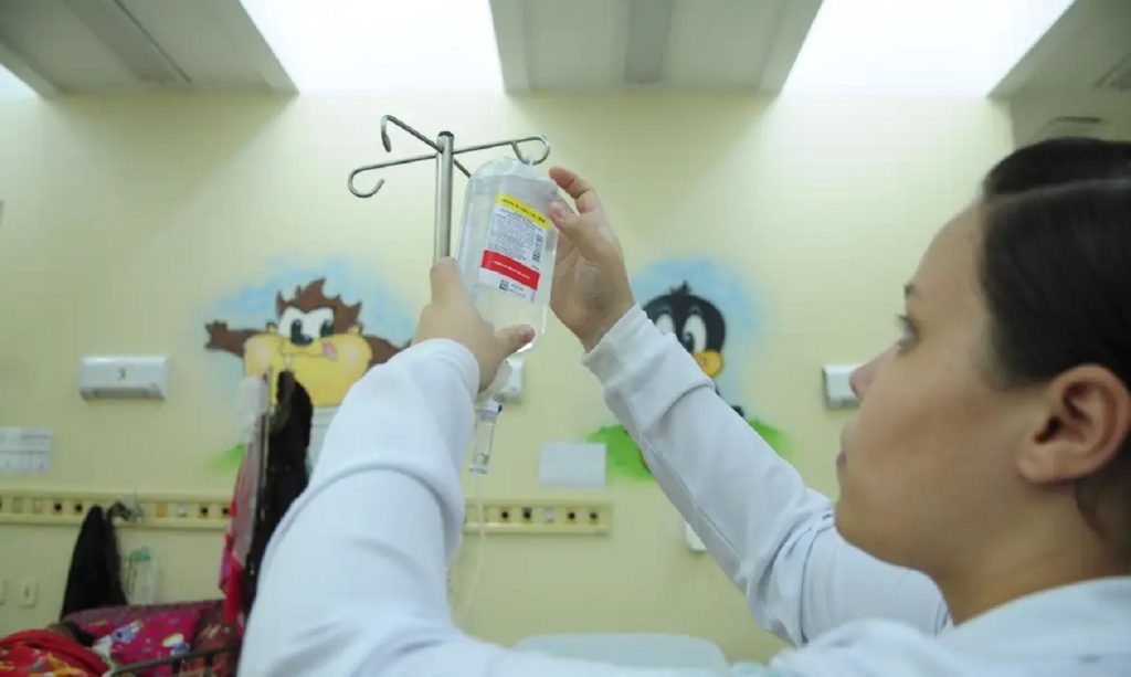 Enfermeiros agora podem receitar antibióticos, mas médicos criticam decisão do Cofen Enfermeiros agora podem receitar antibióticos, mas médicos criticam decisão do Cofen