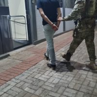 Imagem referente a Apreensão de maconha: Motorista detido após perseguição na BR-277 é levado à Polícia Federal