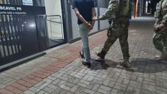 Apreensão de maconha: Motorista detido após perseguição na BR-277 é levado à Polícia Federal