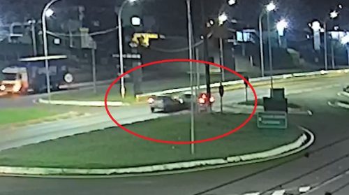 Trevo da Portal: Câmera mostra como aconteceu colisão entre carros na BR-277 em Cascavel