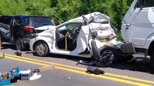 Colisão em trecho em obras deixa feridos na BR-476 Colisão em trecho em obras deixa feridos na BR-476