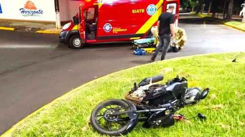 Motociclista é socorrido após queda na região central de Marechal Rondon Motociclista é socorrido após queda na região central de Marechal Rondon
