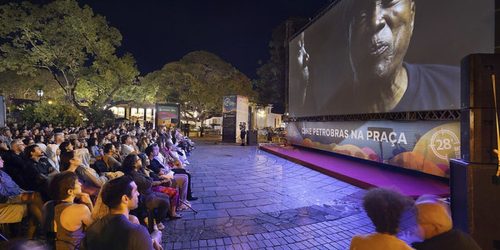 Abertura da Mostra de Tiradentes celebra Karine Teles e Júlio Bressane Imagem referente a Abertura da Mostra de Tiradentes celebra Karine Teles e Júlio Bressane