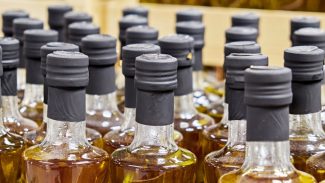 Anvisa proíbe venda de azeite e suspende doce de leite e sal grosso Anvisa proíbe venda de azeite e suspende doce de leite e sal grosso