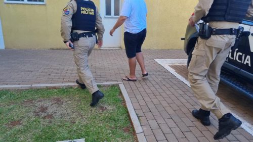 Homem é preso após descumprimento de medida protetiva no Bairro Coqueiral Homem é preso após descumprimento de medida protetiva no Bairro Coqueiral