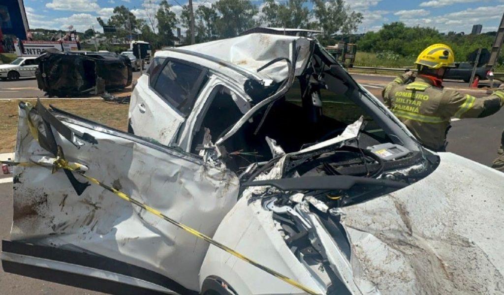 Acidente em frente ao Max Atacadista deixa idoso em estado gravíssimo e carros destruídos Acidente em frente ao Max Atacadista deixa idoso em estado gravíssimo e carros destruídos