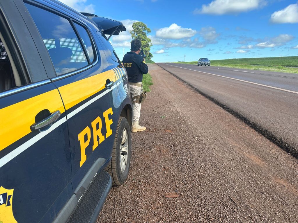 Fechando o cerco: PRF de Cascavel passa a ter equipe exclusiva para flagrar motoristas acima da velocidade nas rodovias Fechando o cerco: PRF de Cascavel passa a ter equipe exclusiva para flagrar motoristas acima da velocidade nas rodovias
