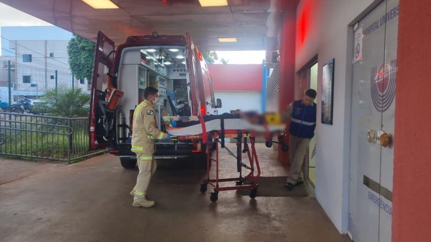 Adolescente é socorrido pelo Siate com fratura na perna