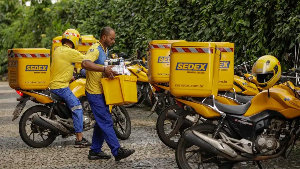Dia do Carteiro: quem entrega cartas, encomendas e um pouco de humanidade todos os dias Dia do Carteiro: quem entrega cartas, encomendas e um pouco de humanidade todos os dias