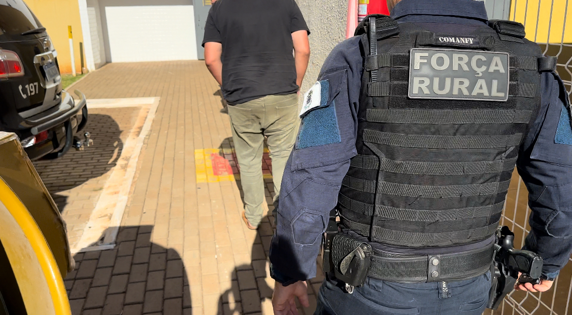 Após desentendimento, homem agarra mulher e ameaça matá-la no Cascavel Velho