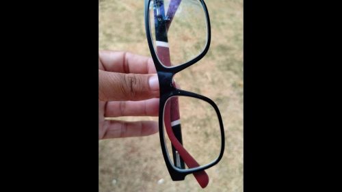 Foi encontrado um óculos no bairro Região do Lago