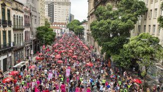 Bloco da Lexa atrai foliões para o circuito Preta Gil no centro do Rio