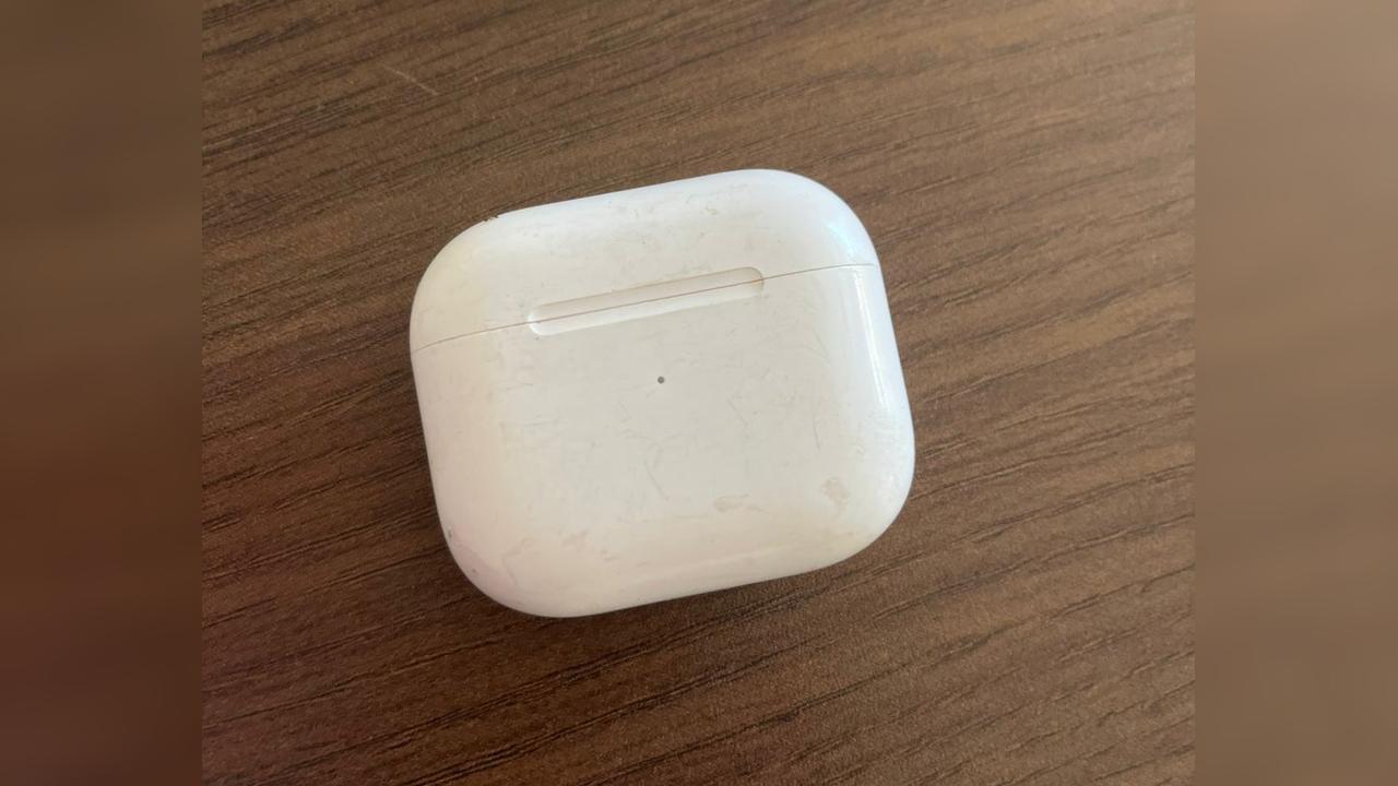 Fone de ouvido foi deixado em carro de aplicativo no Sanga Fuda/Interlagos