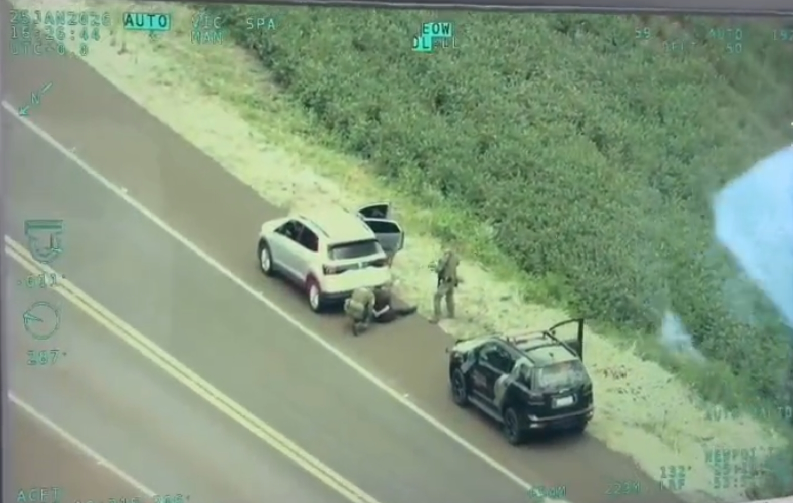 Helicóptero da PM localiza veículo e operação apreende mais de 660 kg de maconha