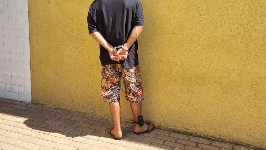 Neto quebra medida protetiva contra avó e acaba preso