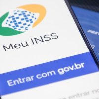 INSS não deixará de pagar aposentadoria a quem não tem nova identidade Imagem referente a INSS não deixará de pagar aposentadoria a quem não tem nova identidade