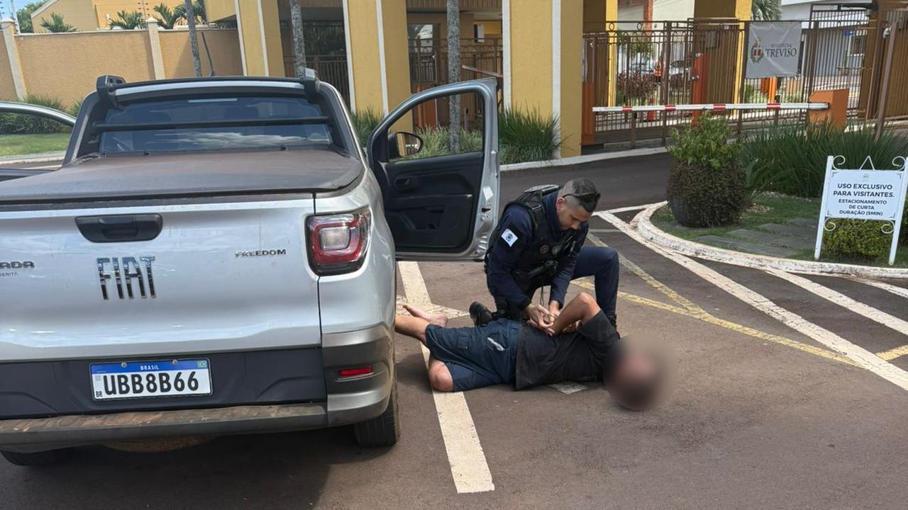 Dupla é detida pela Guarda Municipal com Fiat Strada furtada