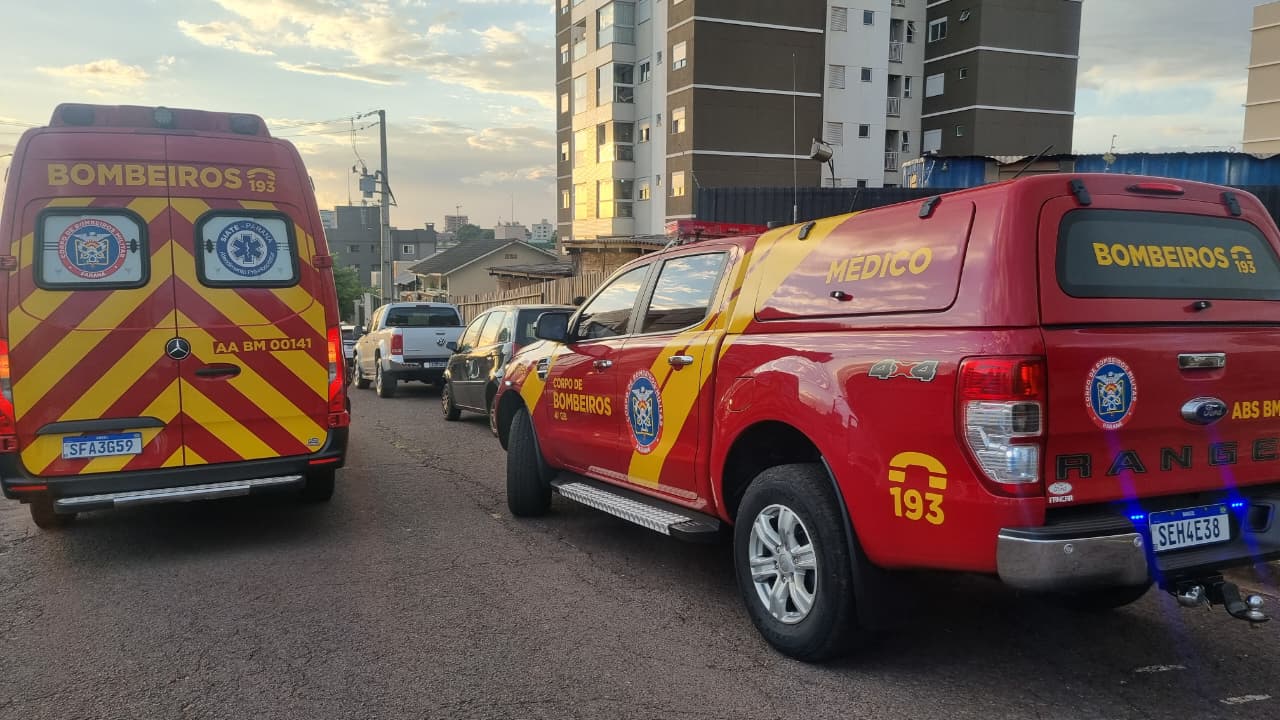 Menino de 3 anos fica ferido ao escorregar em piso de apartamento na Neva
