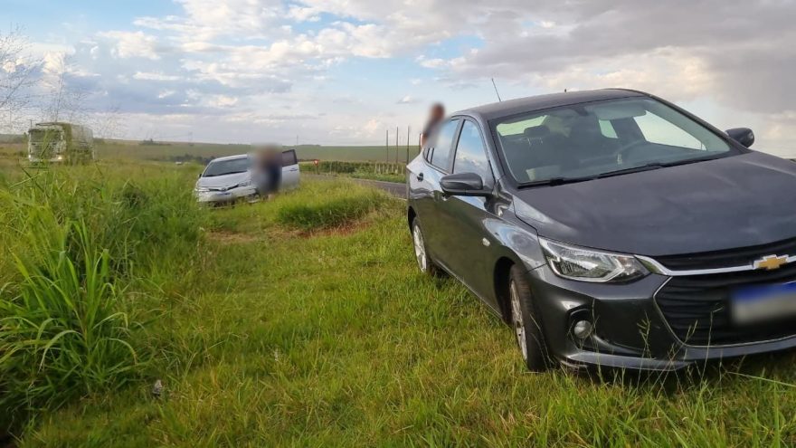 Onix e Corolla se envolvem em colisão BR-163 em Cascavel