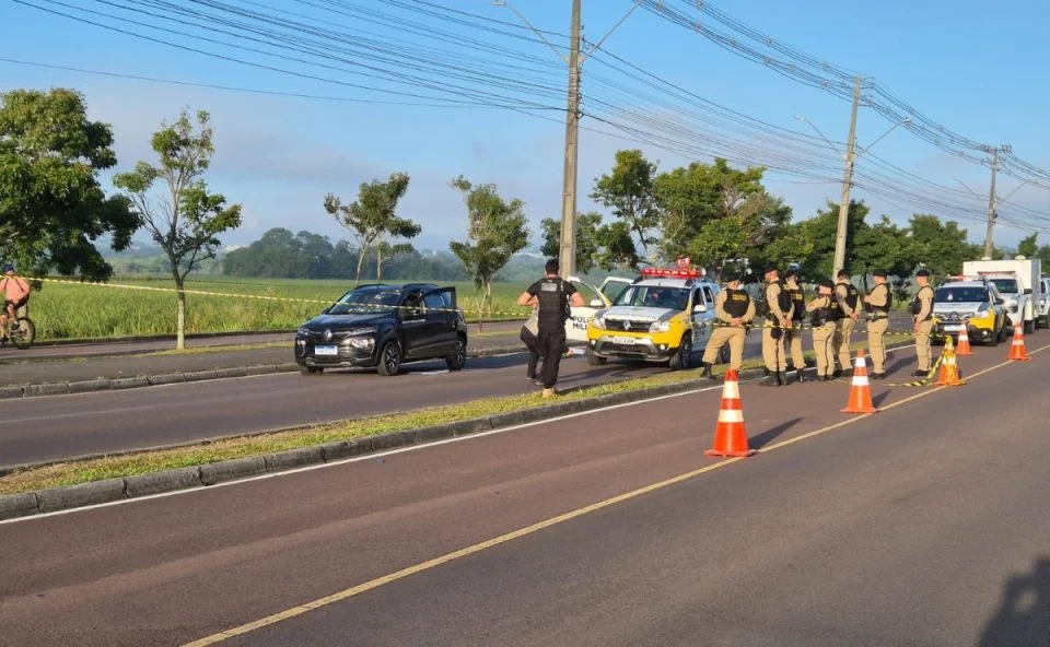 Bandido morre em confronto com a PM após série de furtos em residências Imagem referente a Bandido morre em confronto com a PM após série de furtos em residências
