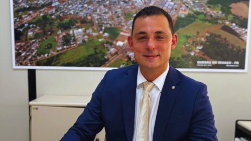 Ameaça em rede social expõe clima de tensão e críticas à gestão do prefeito de Quedas do Iguaçu