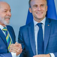 Imagem referente a Em telefonema, Lula e Macron conversam sobre Conselho da Paz de Trump