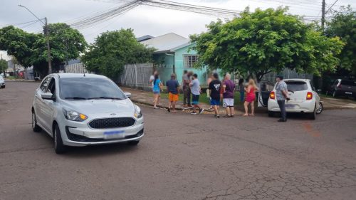 Criança é atendida pelo SIATE após acidente no bairro Pioneiros Catarinenses, em Cascavel Criança é atendida pelo SIATE após acidente no bairro Pioneiros Catarinenses, em Cascavel
