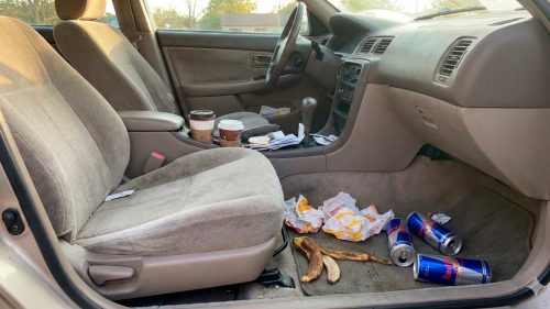 Nova Lei vai multar motoristas por lixo dentro do carro e prevê até prisão Imagem referente a Nova Lei vai multar motoristas por lixo dentro do carro e prevê até prisão