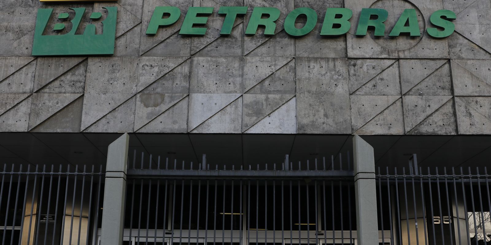 Petrobras reduz em 7,8% preço de venda do gás natural a distribuidoras Petrobras reduz em 7,8% preço de venda do gás natural a distribuidoras